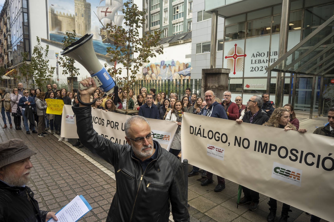 Fotos: La huelga y la asamblea de los médicos, en imágenes