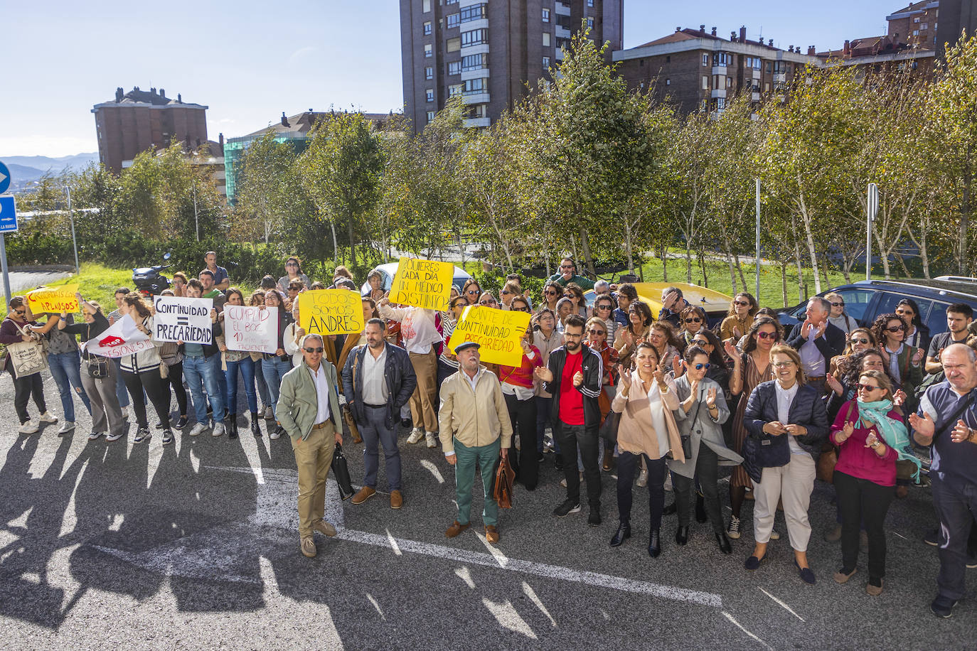 Los médicos de Atención Primaria manifestaron su apoyo al equipo negociador concentrándose a las puertas del SCS