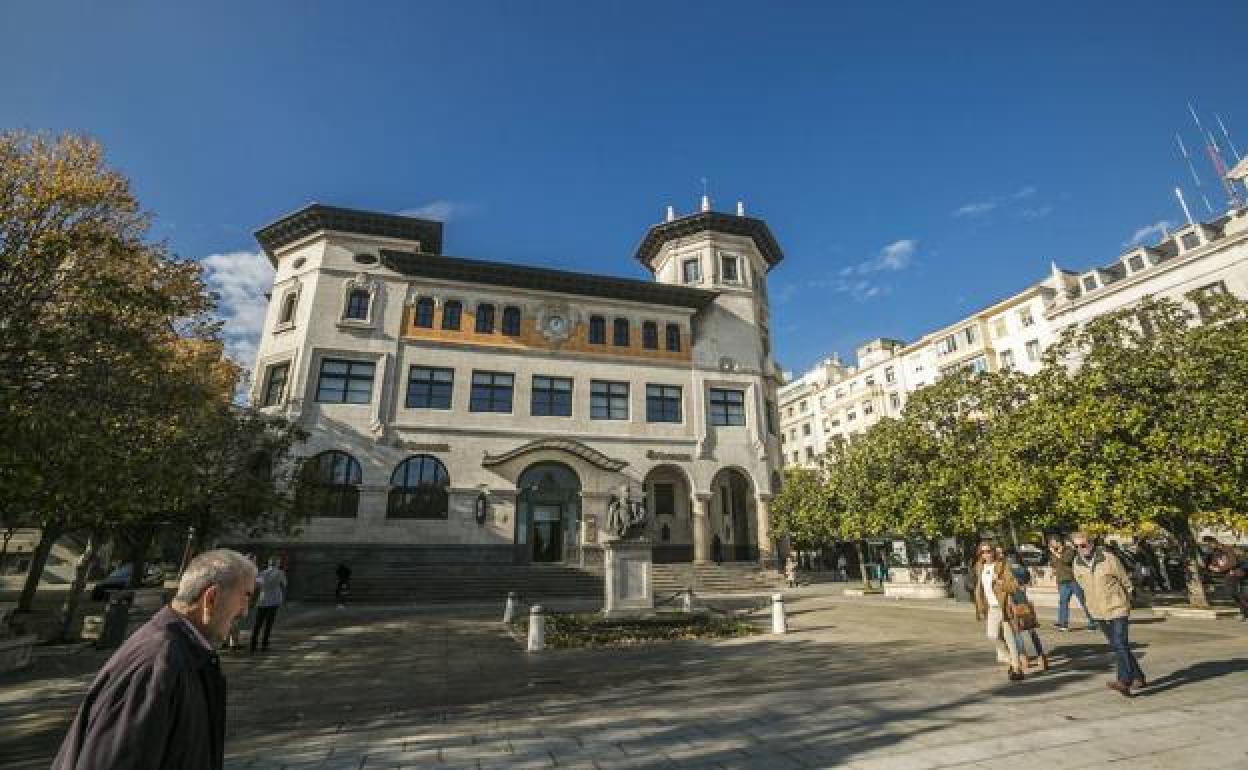 Sede de Correos en Santander, candidata a convertirse en Parador Nacional.