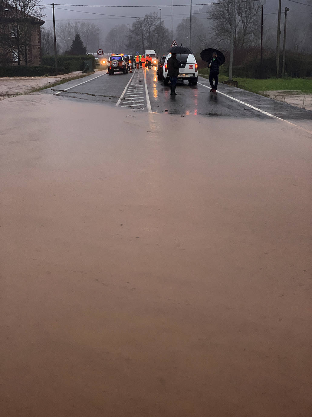 Inundaciones por crecida del río Saja en Caranceja.