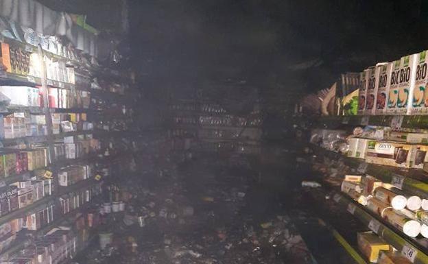 Imagen. Imágenes del incendio del supermercado, ocurrido el pasado 6 de enero.