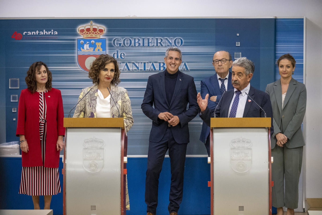 Montero ha ironizado diciendo que ahora Revilla no tendrá que ir a las televisiones a decir que el Estado no cumple con Cantabria