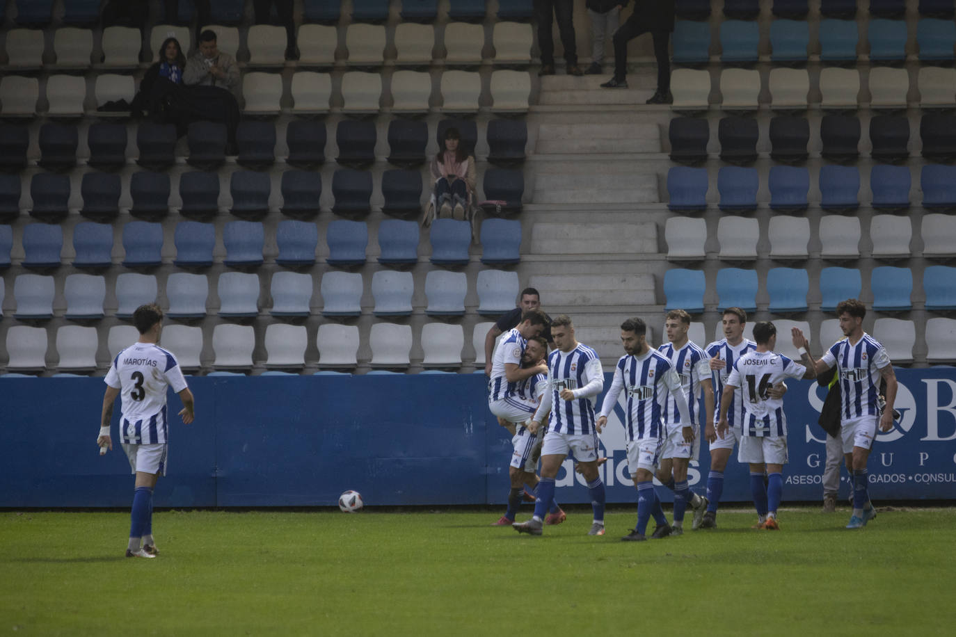 Fotos: Las mejores imágenes del partido Gimnástica-Burgos Promesas