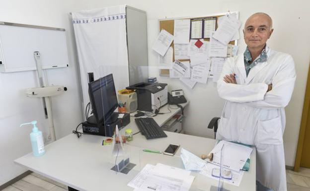 El exdirector médico de Atención Primaria, Antonio Martínez.