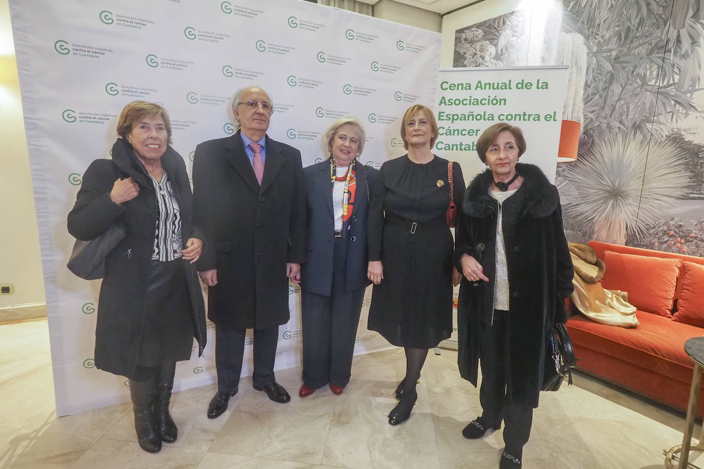 Luz María Vallejo, Ángel Cristobal, Milagros Oliva, Carmen Alvarado y Montserrat Gutiérrez. 