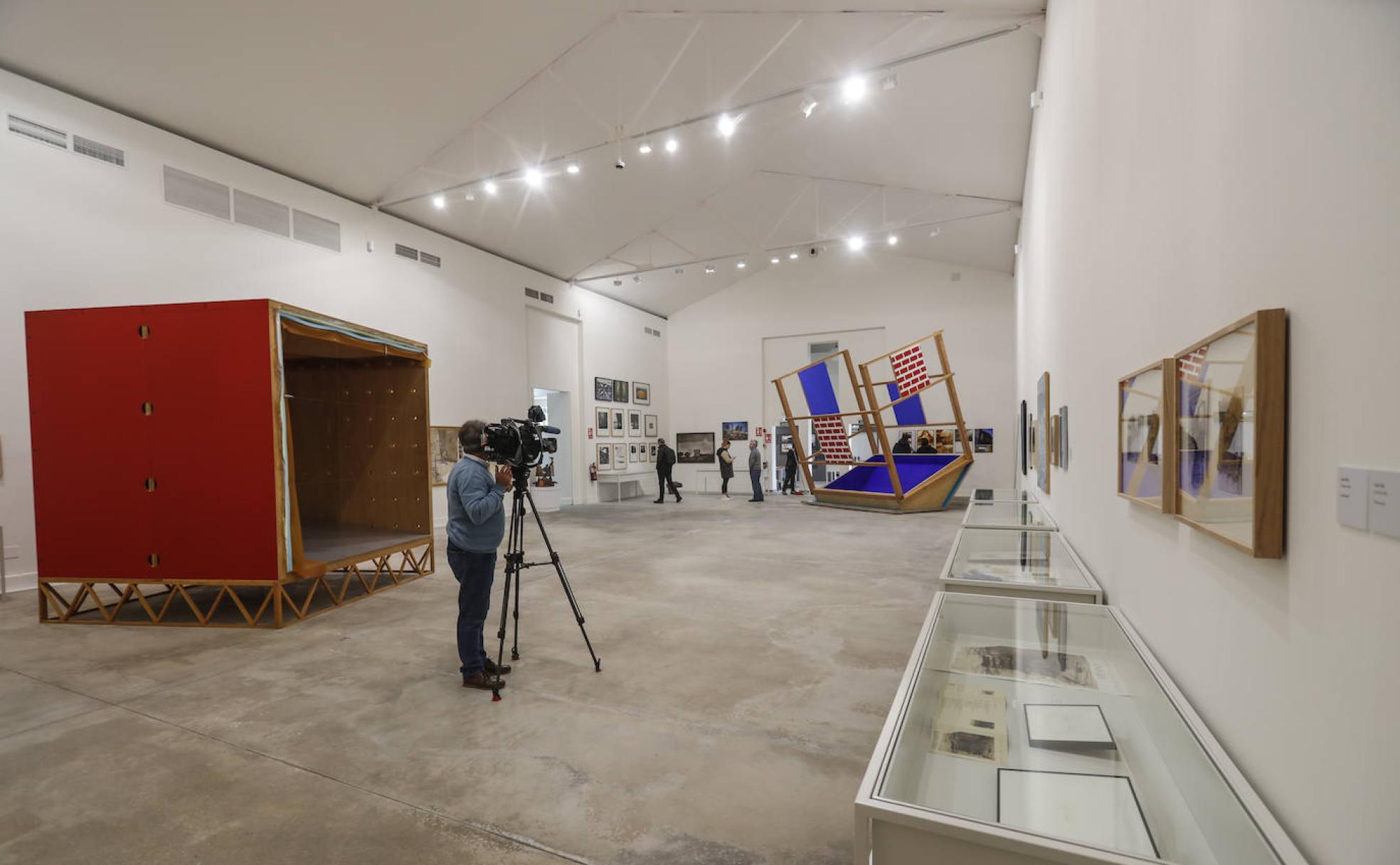 La sala, que abrirá sus puertas al público hoy a las 12.00 horas, muestra algunas de las obras de la colección que Puerto inició en los años 80.