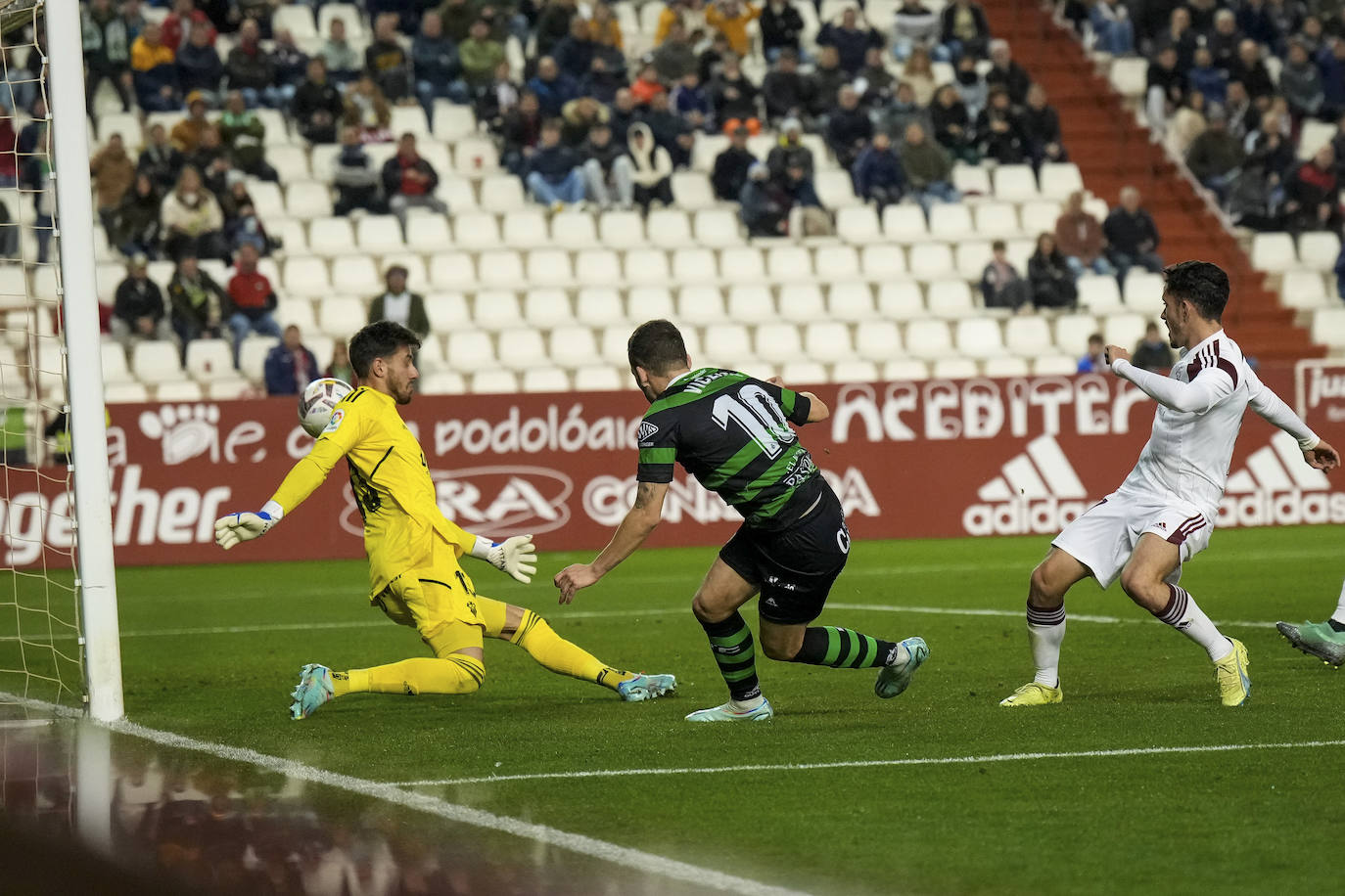 Fotos: El Racing cae en Albacete