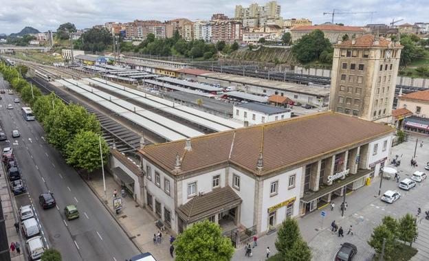 Una integración ferroviaria que llegue a Peñacastillo y que esté interconectada con su entorno