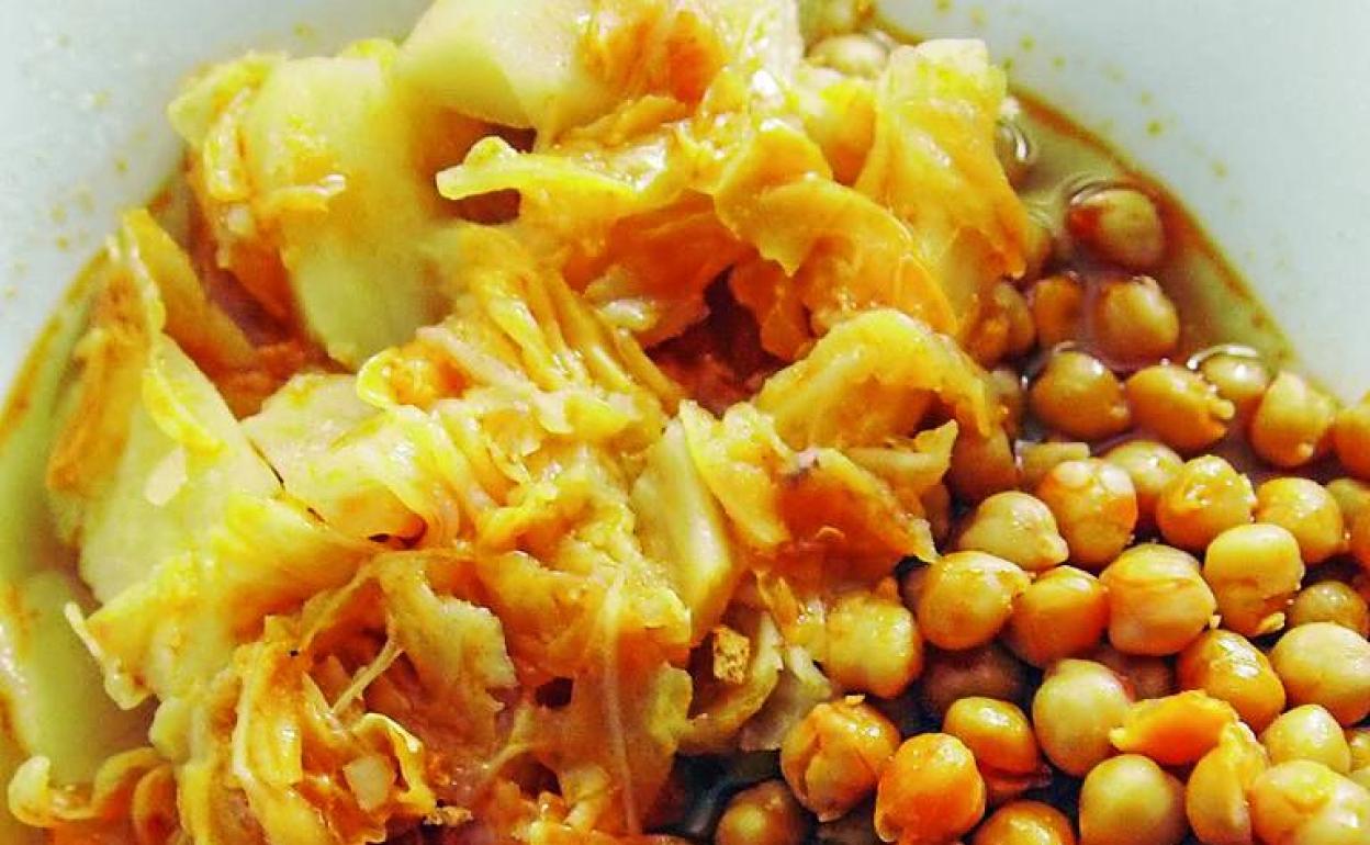 Garbanzos guisados al estilo de Cantabria. 