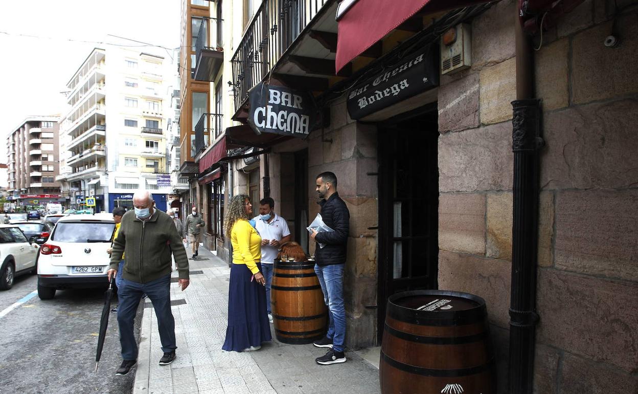 La Cámara homenajeará al Bar Chema y otros once negocios este jueves en el Concha Espina