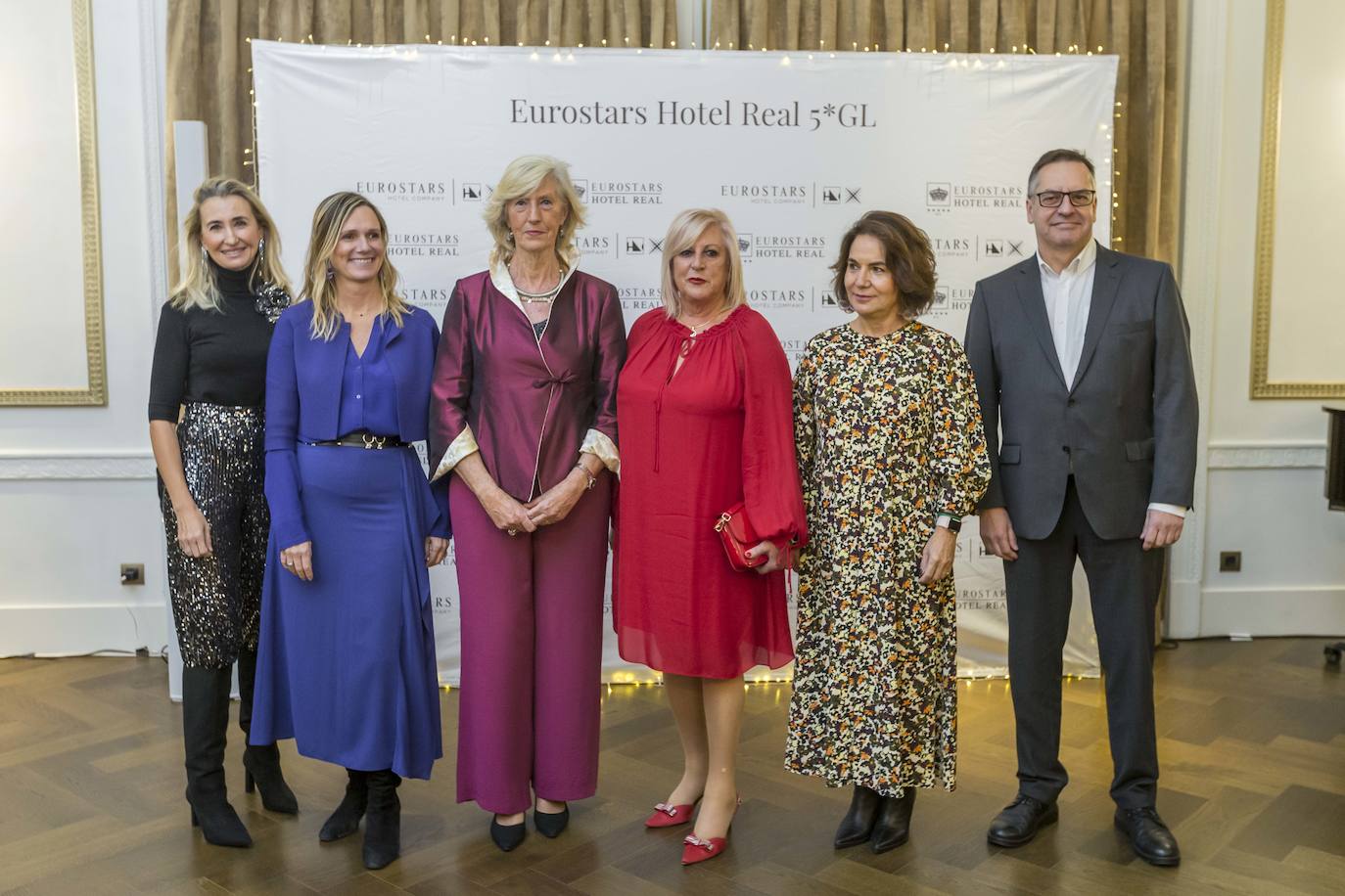 Beatriz López Muñiz, Rita de la Plaza, Marina Lombó, Mariluz Fernández, Antonieta de Andrés e Íñigo Noriega.