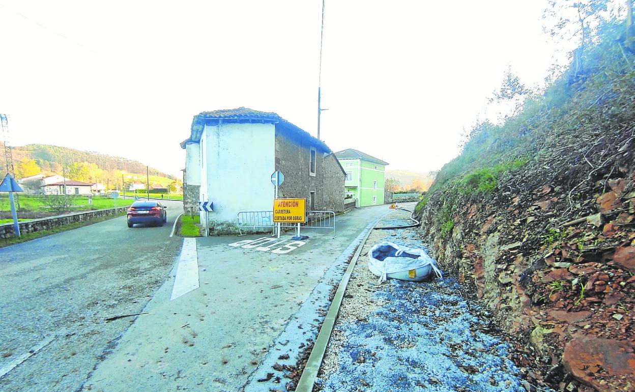 Estado actual de la carretera donde se están llevando a cabo las obras. 