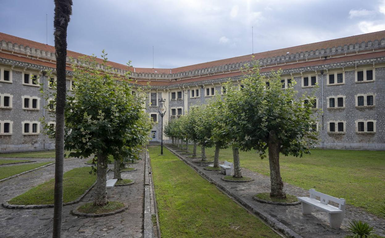 Interior acerca al País Vasco a un etarra interno en El Dueso