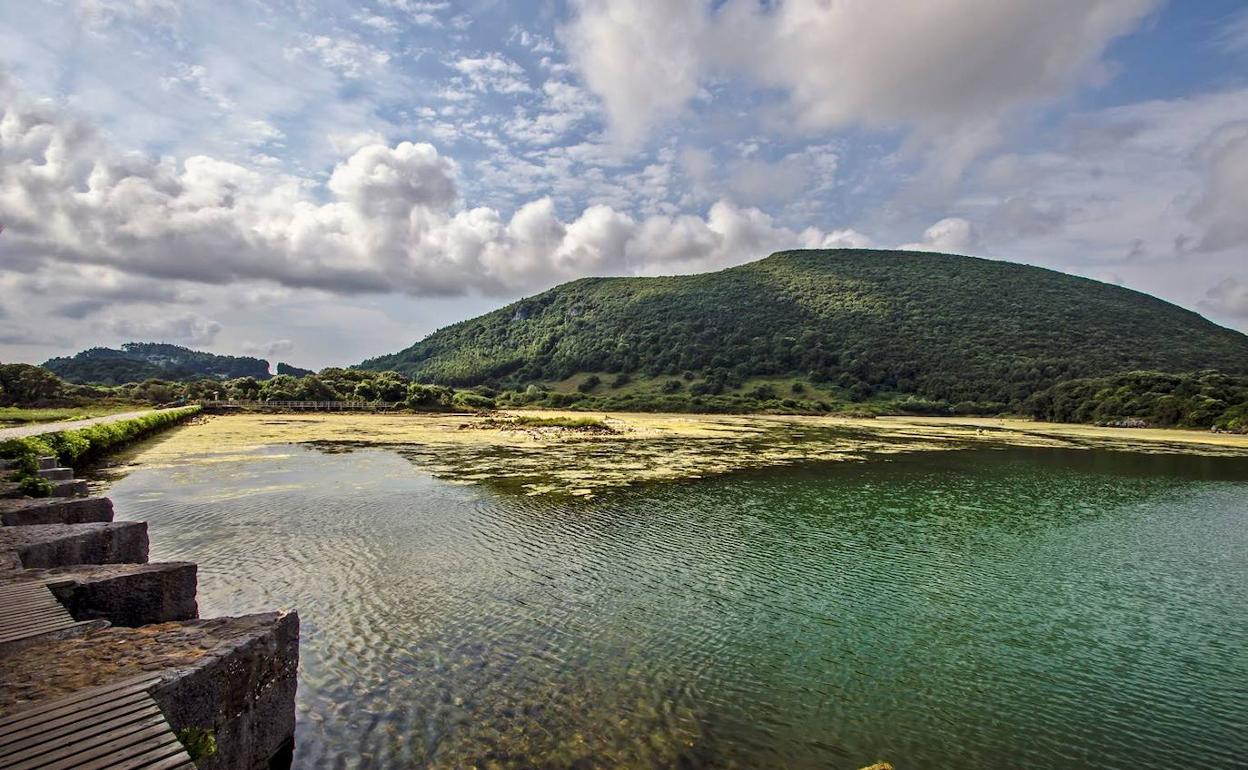 Arnuero y el entorno del Molino de Mareas, en el ecoparque, es una de las zonas en las que se contemplan actuaciones. 