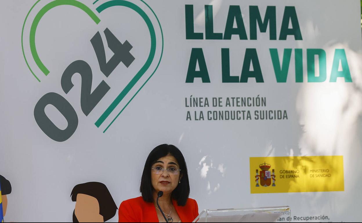 La ministra de Sanidad, durante la presentación, en mayo pasado, del teléfono 024 contra el suicidio. 