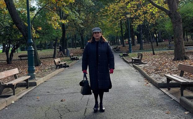 Foto del pasado otoño con el suelo de los parques llenos de hojas.