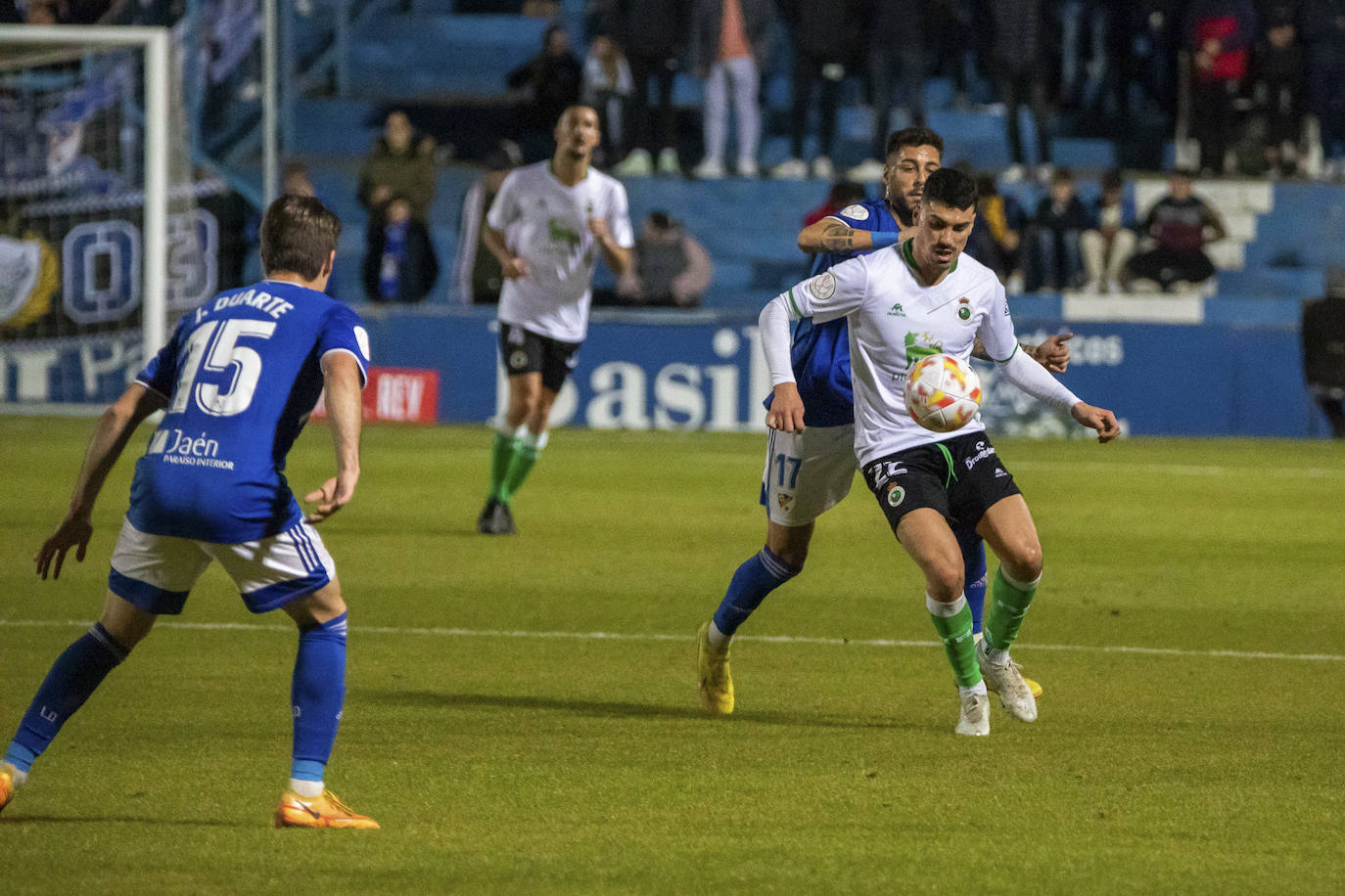 Fotos: Las mejores imágenes del Linares - Racing