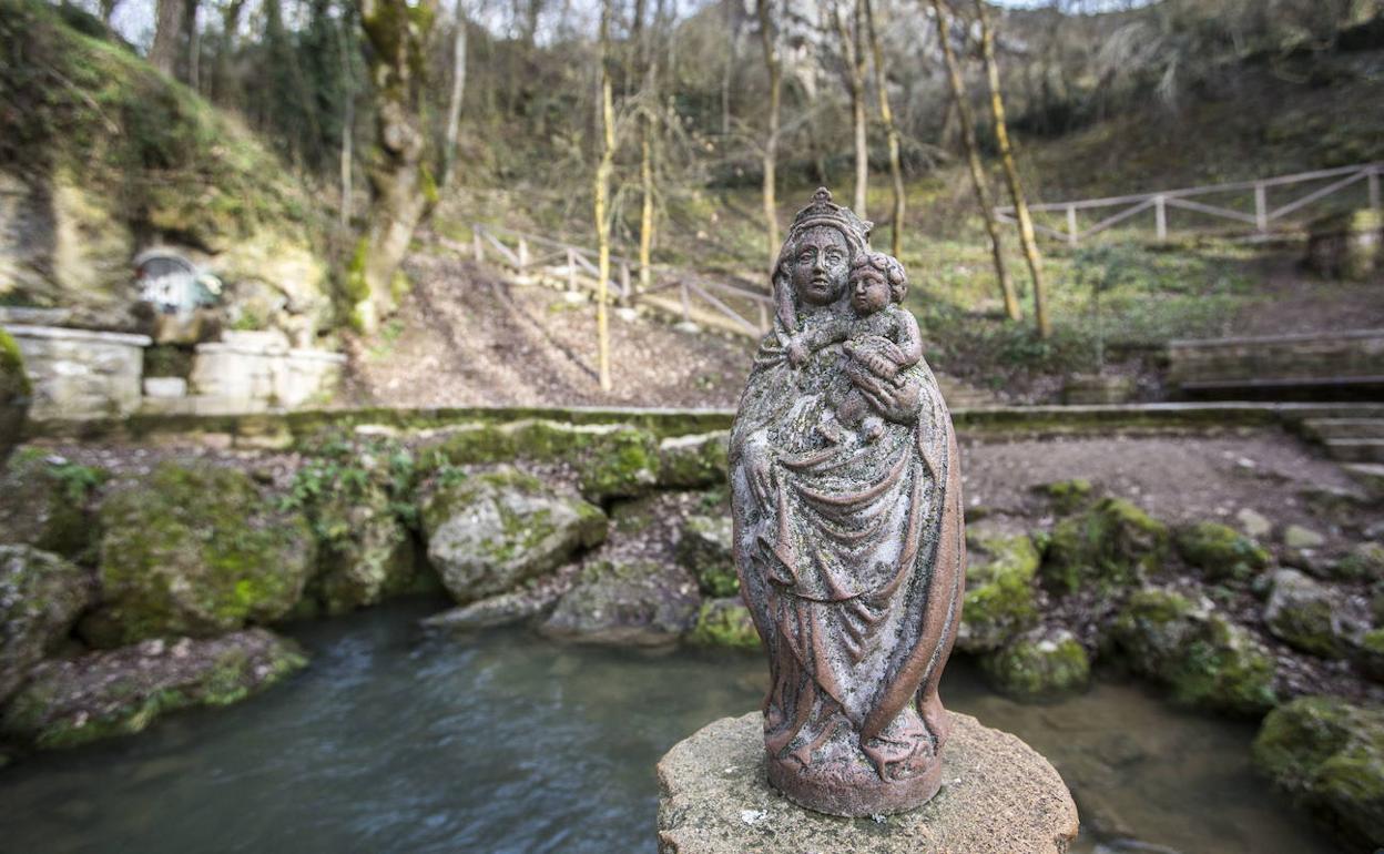 Nacimiento del Ebro en Fontibre. 