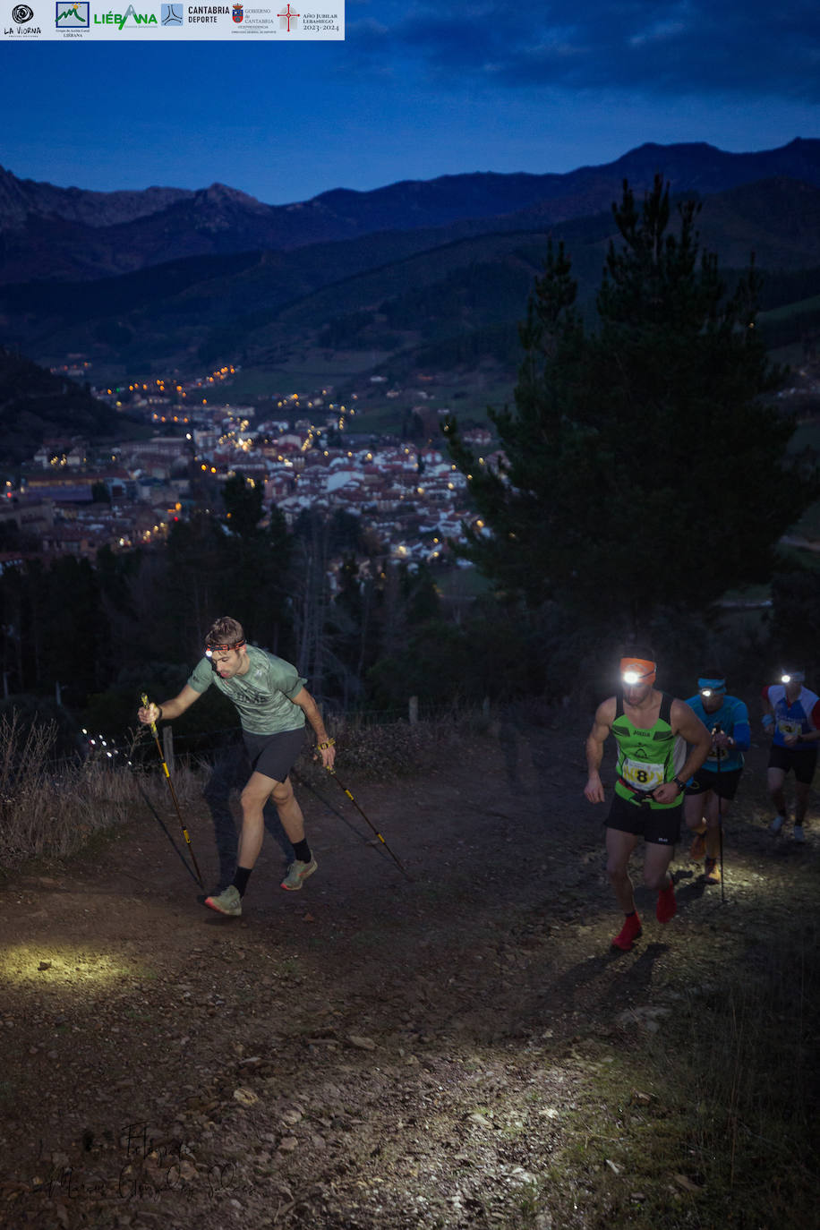 Guillermo Ramos y Tamara Crespo fueron los ganadores de la primera edición de La Viorna Vertical Nocturna, que se disputó entre la villa de Potes y las inmediaciones de la cumbre del monte Viorna y que fue organizada por el club Kilómetro Vertical Fuente Dé y por el Ayuntamiento de Potes. La carrera, con fuertes pendientes, de tres kilómetros de subida y 700 metros de desnivel, sufrió un cambio de recorrido en el final de carrera y terminó en el Llano del Arciluengo. 