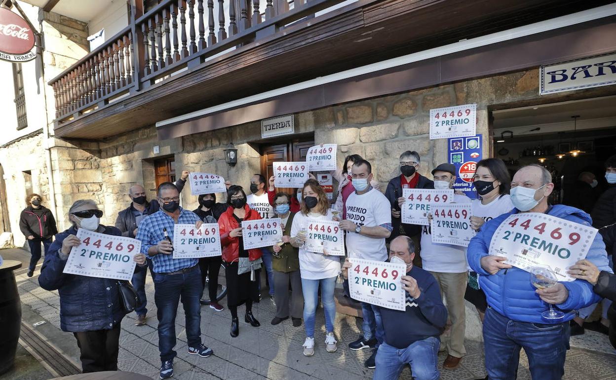 El bar Ramón repartió el año pasado 13,5 millones de euros repartidos en 181 décimos del 2º premios de 'El Niño'.