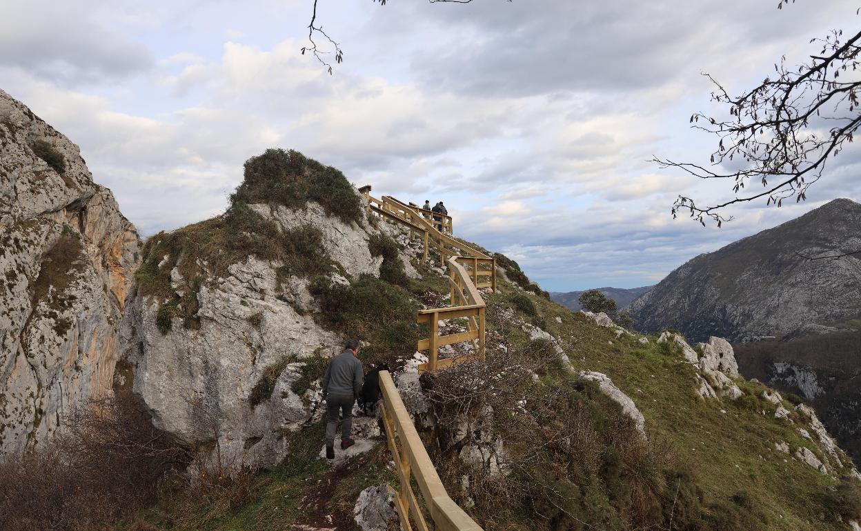 El nuevo mirador se encuentra a 700 metros del nucleo de Tresviso.