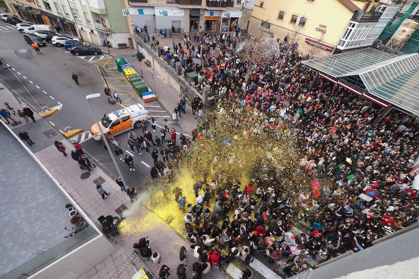 Fotos: Nochevieja adelantada en El Astillero