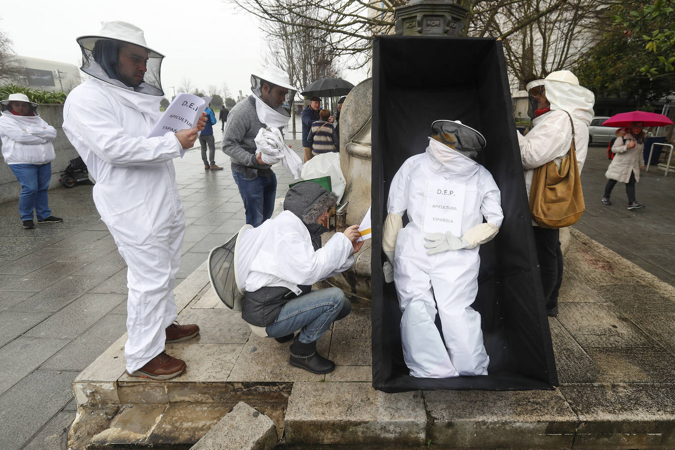 Los apicultores cántabros protestan