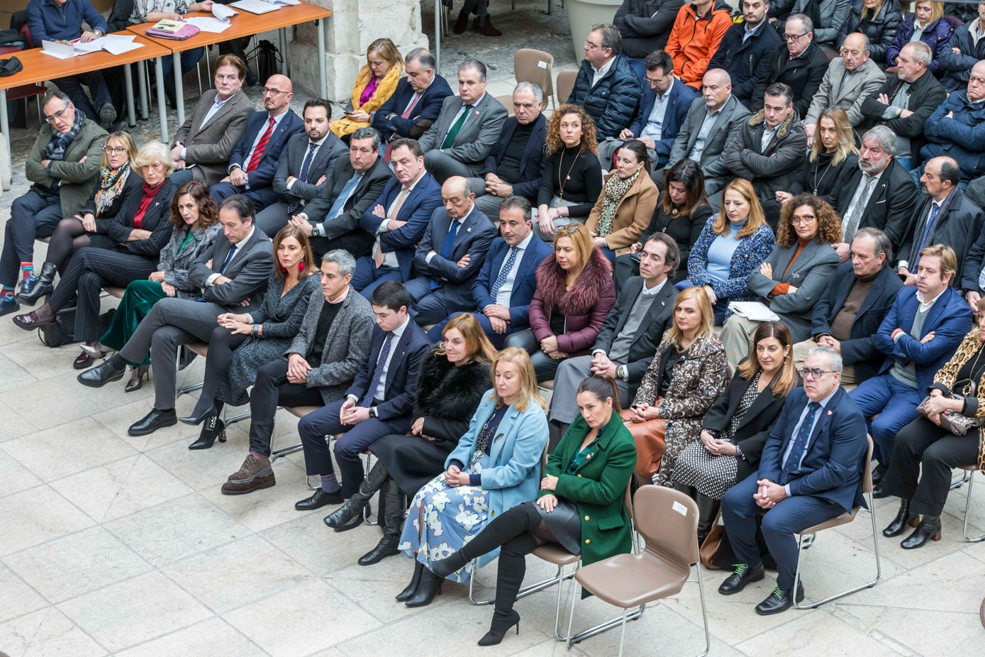 Políticos de los distintos partidos con representación en el Parlamento regional asistieron al 41 aniversario del Estatuto de Autonomía de Cantabria.