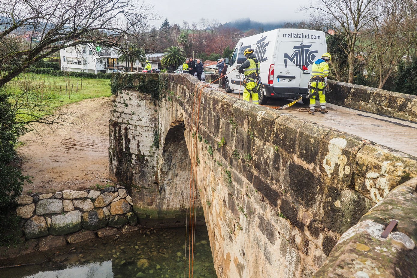 Se reabre el puente de Oruña