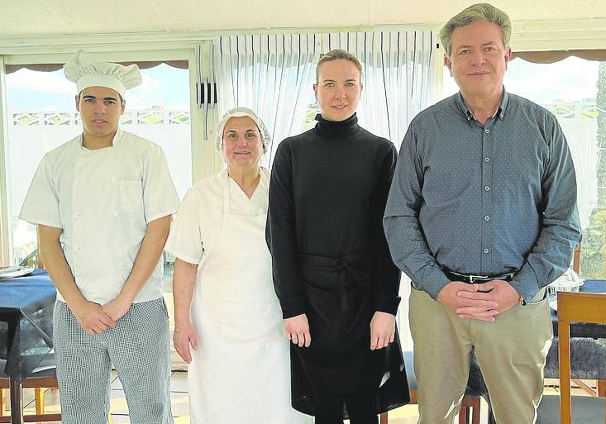 Jaafar Zakarinaa, Rosa Esther Arenal, Vanesa Terán y José Manuel Terán