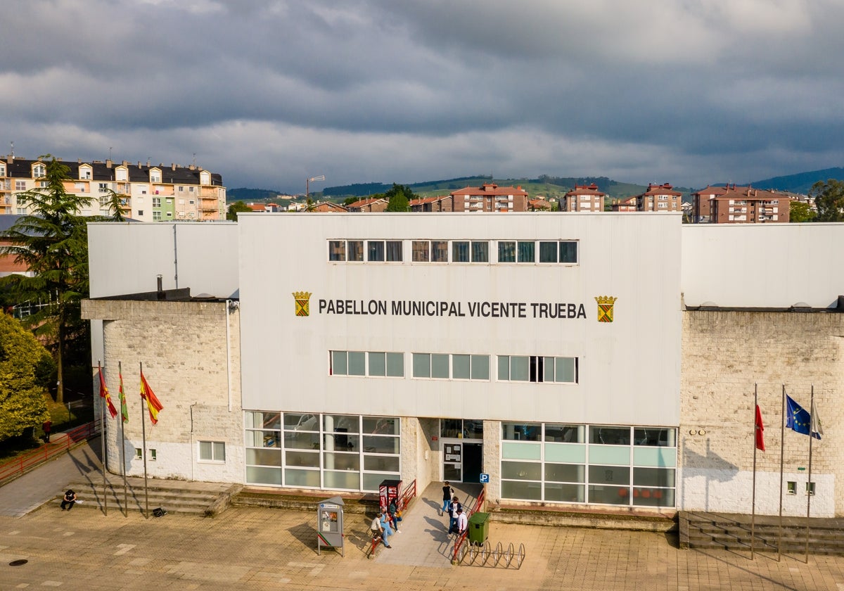 Pabellón deportivo Vicente Trueba, ubicado en la Avenida de la Constitución