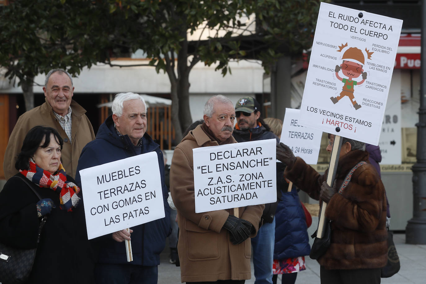 Los vecinos también piden la implantación de la Zona de Bajas Emisiones para reducir el ruido, la contaminación, y el volumen de vehículos en el centro.