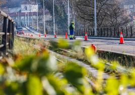 Operarios de SIEC trabajan en la zona desde este jueves, en el Puente de los Italianos