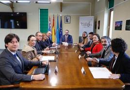 Barbón y sus consejeros, durante la reunión del Consejo de Gobierno que hoy se reunión en Cabranes