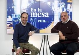 José María Alonso, de la quesería artesana 'Quesoba' y el coordinador de Cantabria en la Mesa, José Luis Pérez