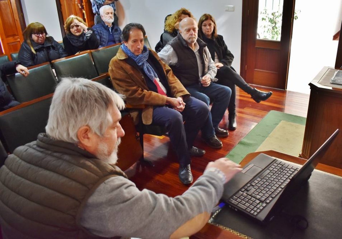 Presentación del proyecto en el salón de plenos de Cieza