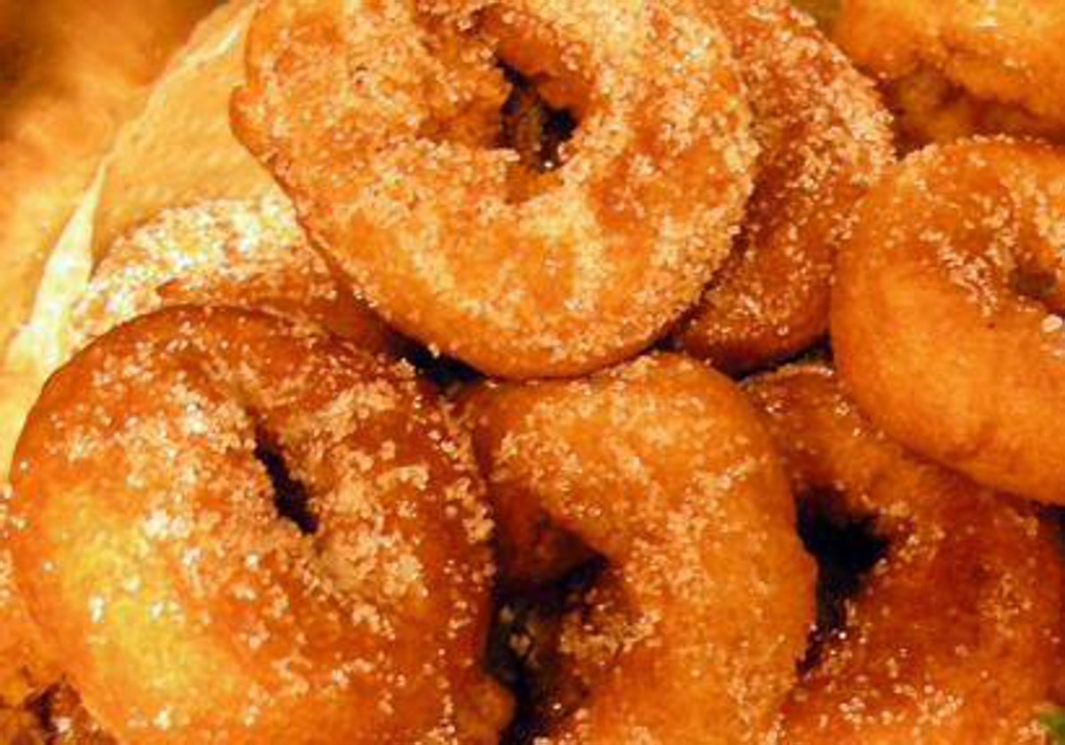 Unas apetecibles rosquillas de anís, perfectas para acompañar un desayuno o una merienda.