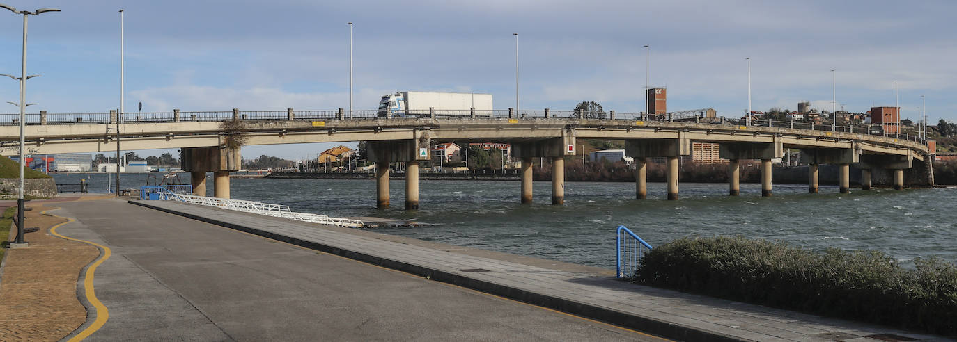 Se contempla implementar más medidas para reforzar la seguridad vial del paso y la ejecución de un carril bici de 2,5 metros de anchura