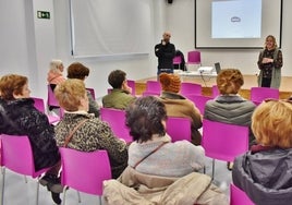 Cristina Bezanilla y Daniel Gutiérrez en la presentación del curso de Los Corrales