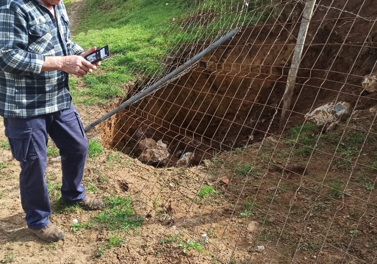 Un vecino denuncia al Ayuntamiento de San Felices por hundimientos en su finca