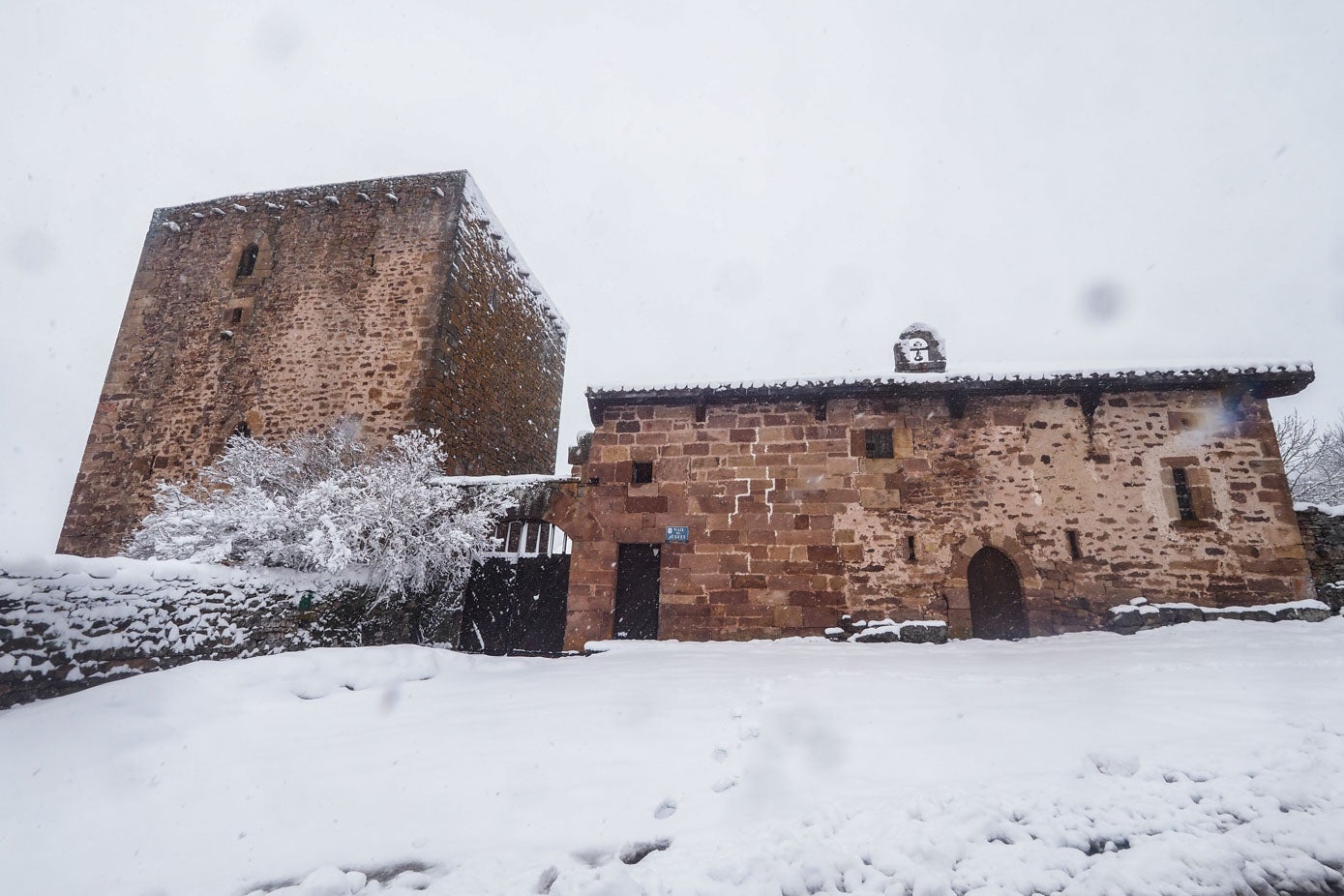 El pueblo de Proaño, en Hermandad de Suso, también ha quedado cubierto por la nieve.