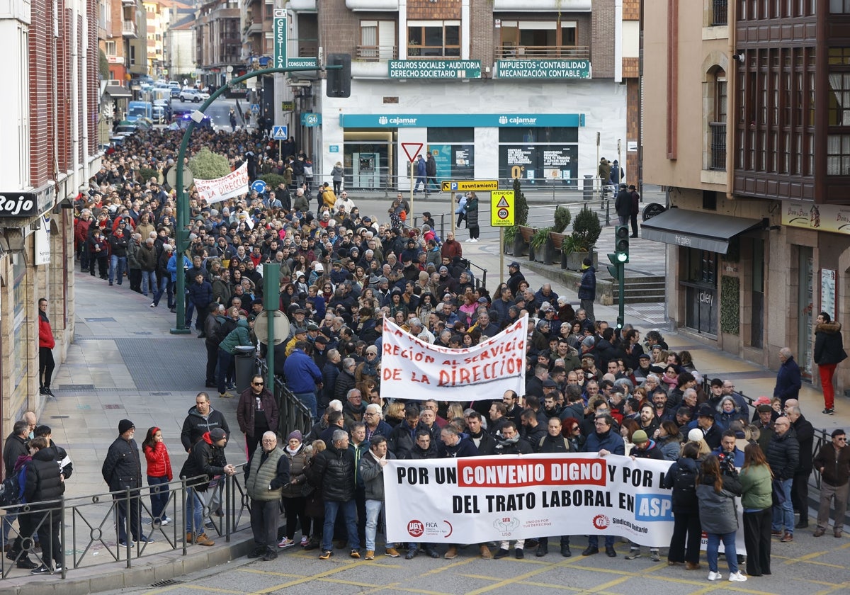 Manifestación de los trabajadores de Aspla por Torrelavega, días atrás.