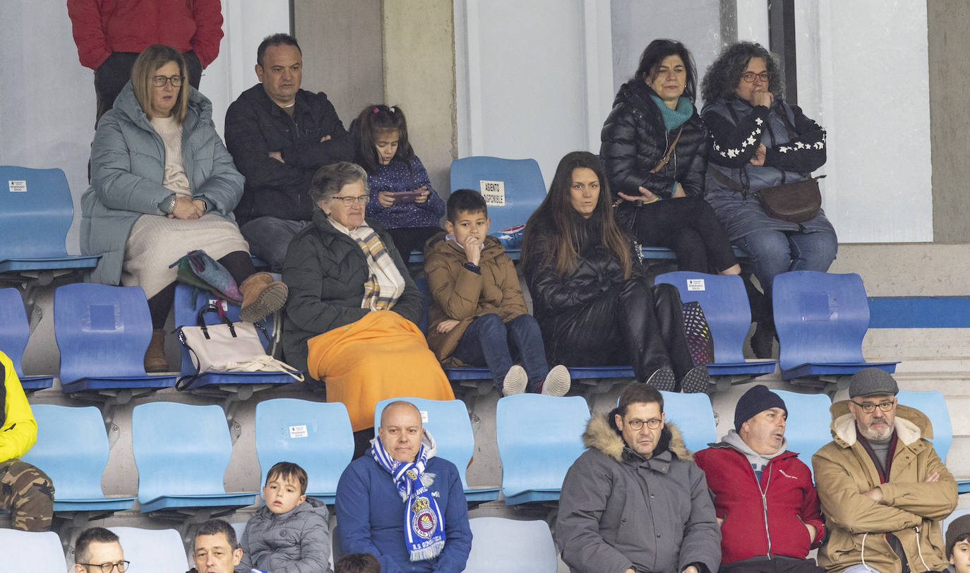 Los aficionados pudieron presenciar un partido intenso, pero sin muchas ocasiones de gol.