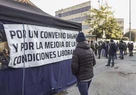 Los trabajadores de Aspla llevan 30 días en huelga. Hoy retoman las negociaciones.