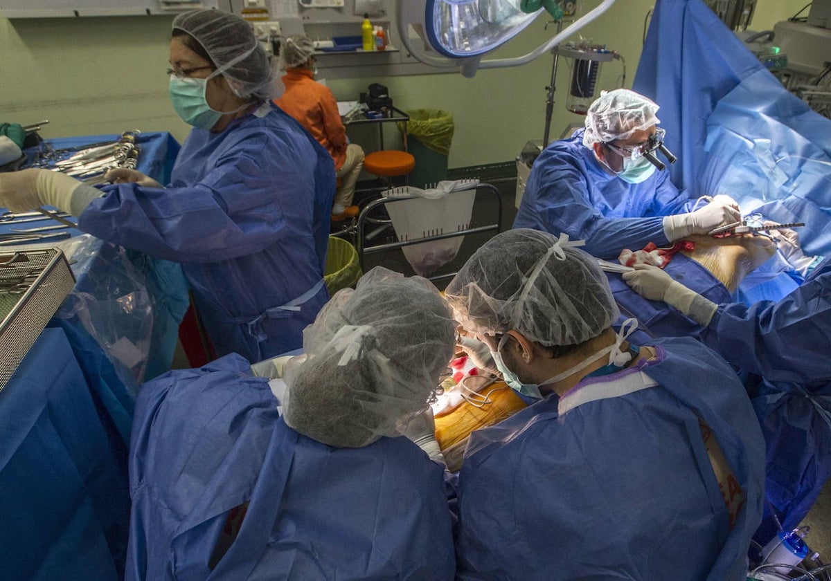 Intervención quirúrgica realizada en el Hospital Valdecilla.