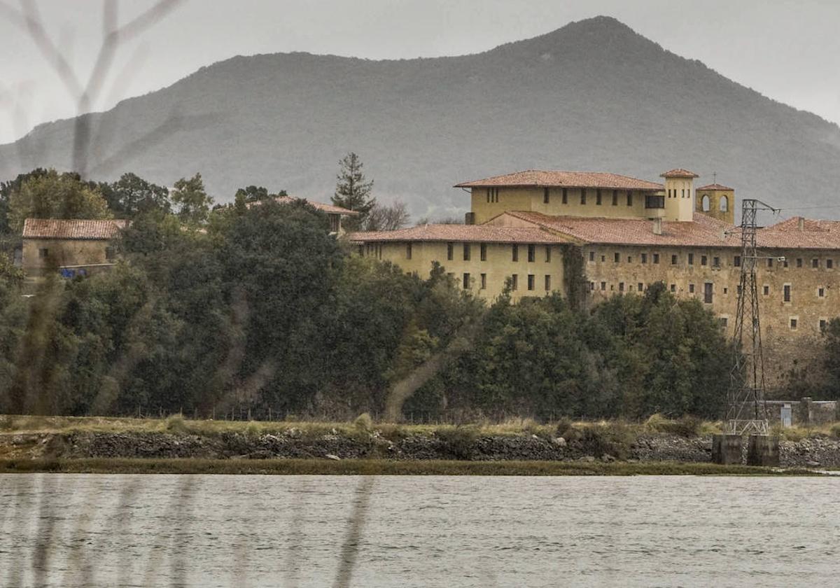 El monasterio que antaño fue la ermita dedicada a Nuestra Señora del Monte.