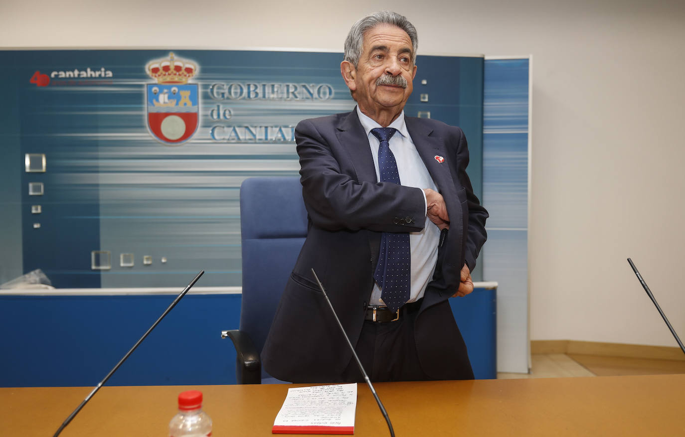 El regionalista, de 80 años recién cumplidos, se ha mostrado hoy visiblemente afectado