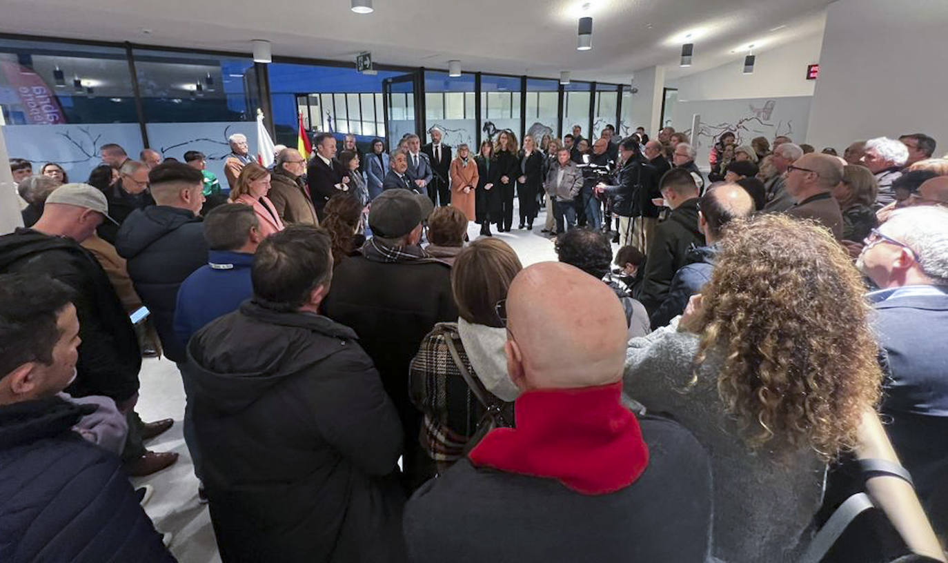 Un momento de la inauiguración del centro durante la tarde