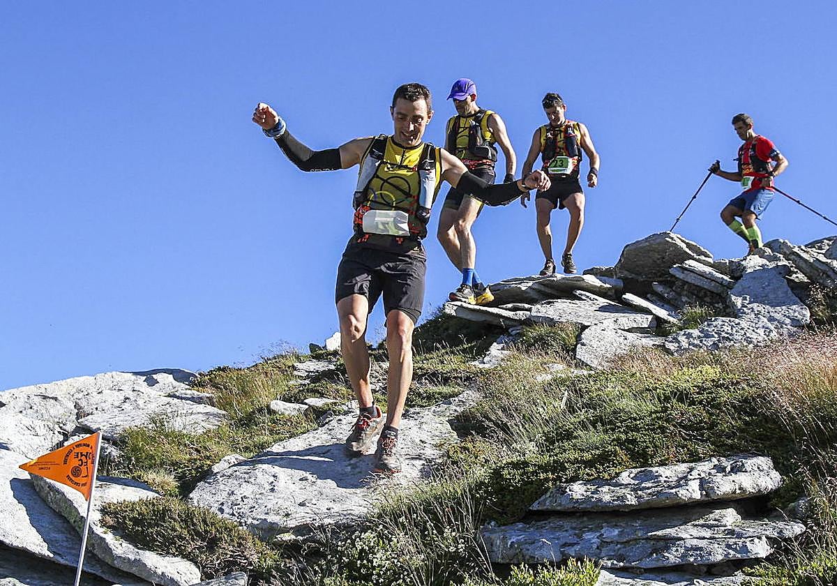 Varios participantes, en uno de los descensos celebrados en ediciones anteriores en la Herradura de Campoo.