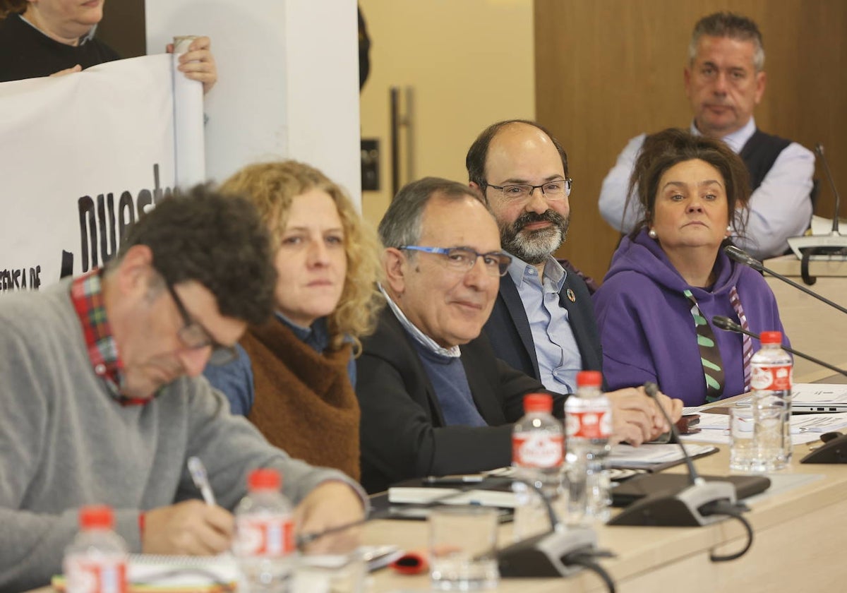 Bernardo Bustillo, Patricia Portilla, Cruz Viadero, José Luis Urraca y Esther Vélez, en el último pleno de la Corporación.